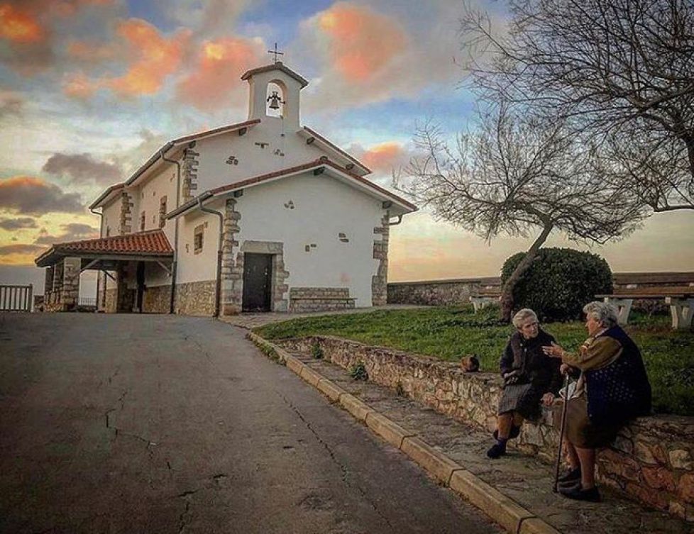 Ven siéntate y me lo cuentas