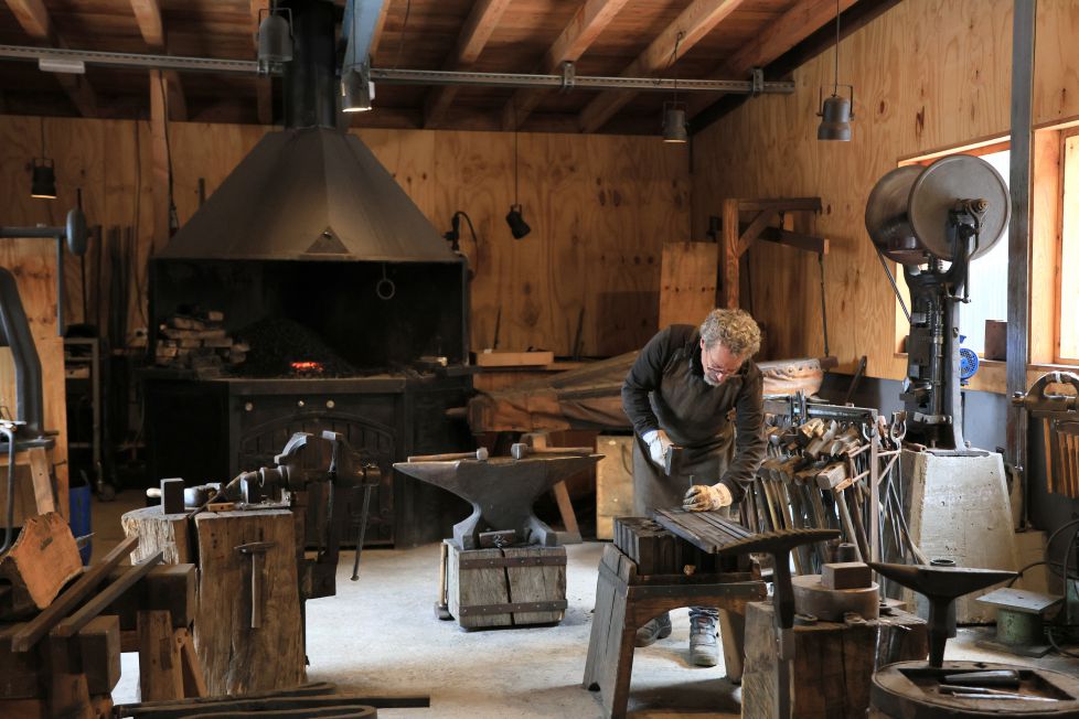 ARTESANOS PUROS Y PROFESIONALES