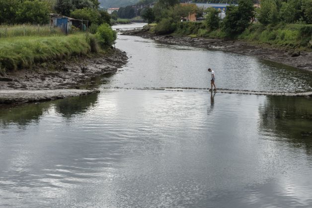 Cruzando el Bidasoa