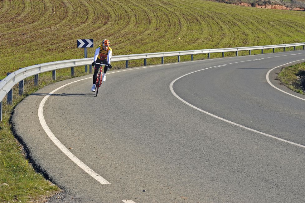 Curvas con ciclista.