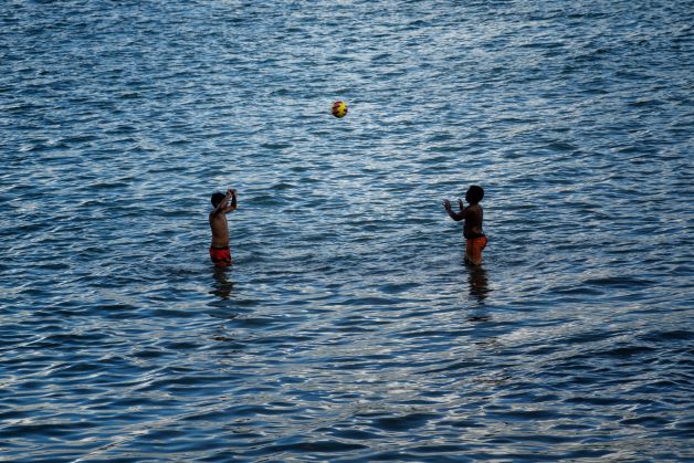 La pelota en el aire