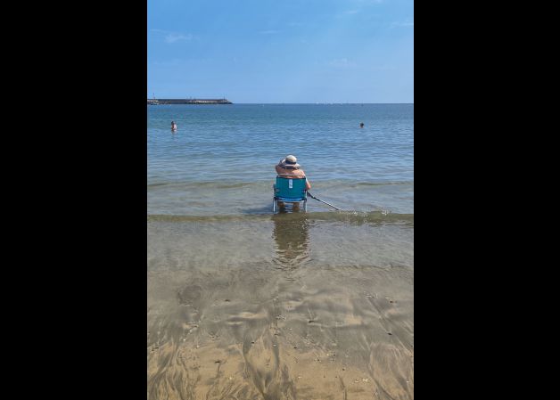 El placer del baño en la orilla