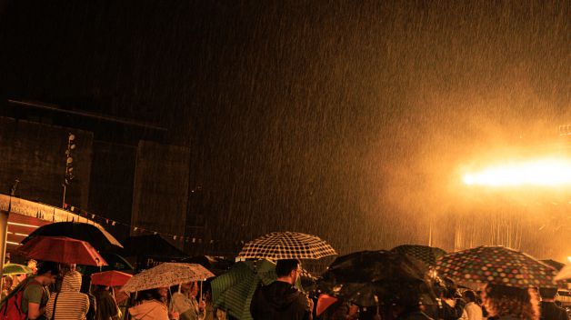 aguantando el chaparron