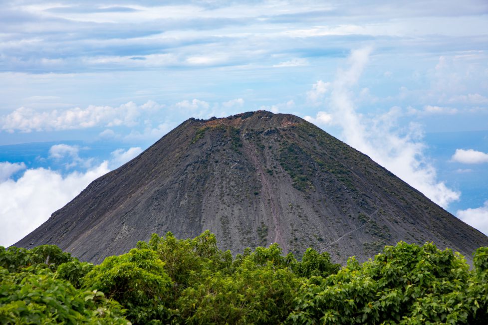 Amanecer entre Volcanes