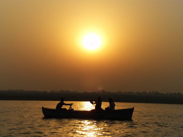 AMANECER EN EL GANGES
