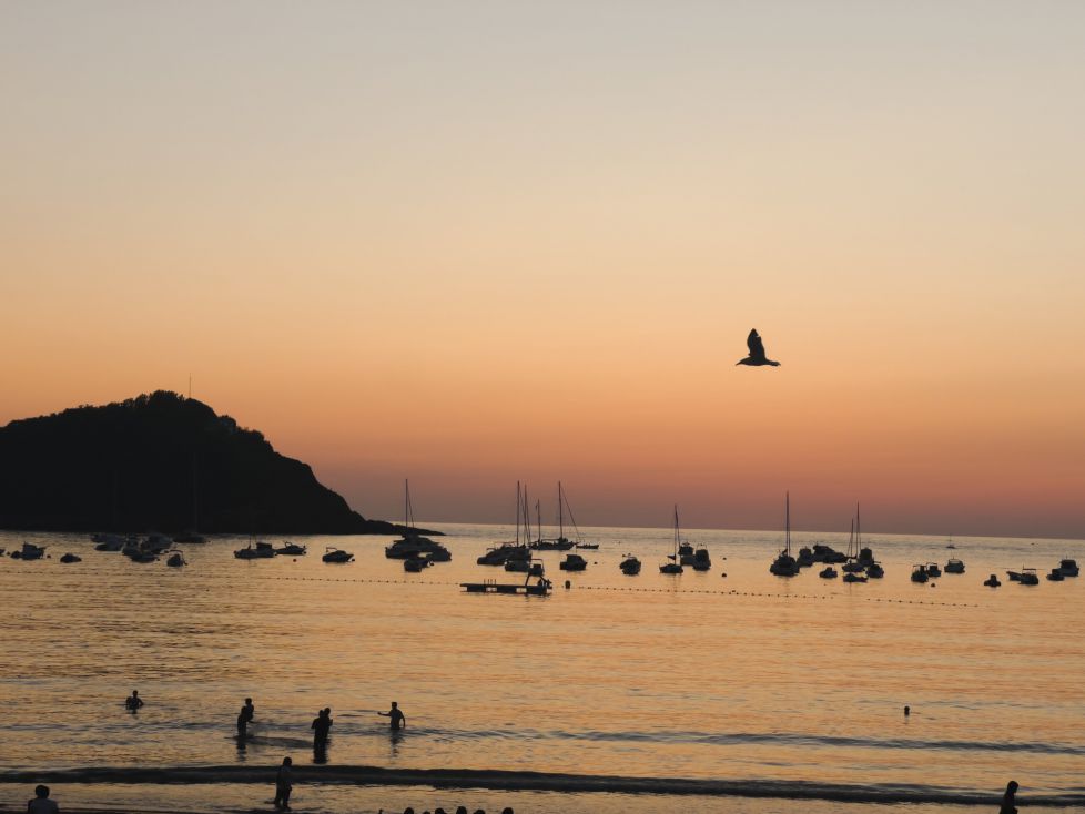 Atardecer sobre la bahía de La Concha