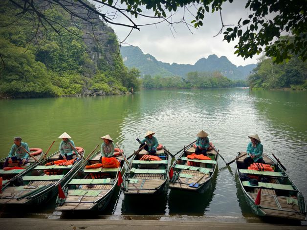 Emakume arraunlariak - Tam Coc - Vietnam \'25