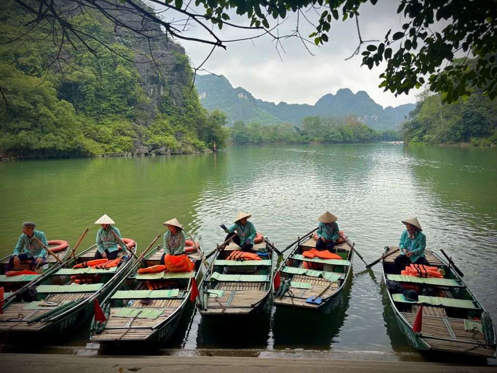 Emakume arraunlariak - Tam Coc - Vietnam \'25
