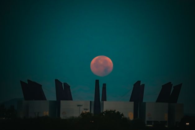 Encestando la luna