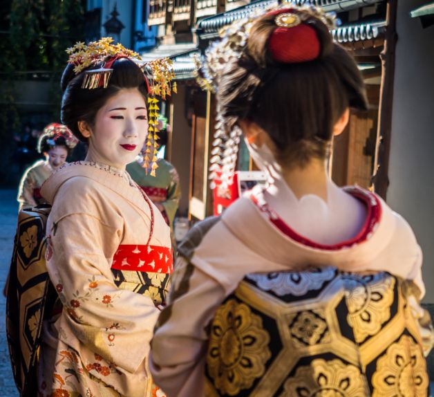 Geishas.