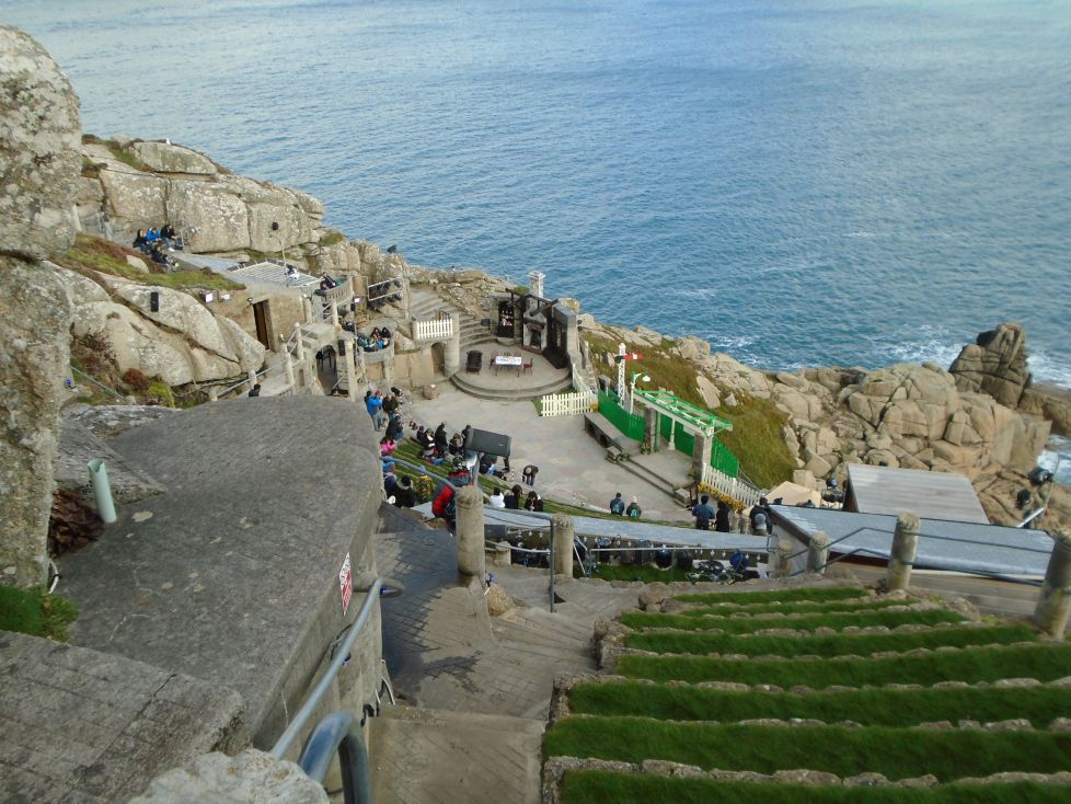 Itsaslabarren antzerkia