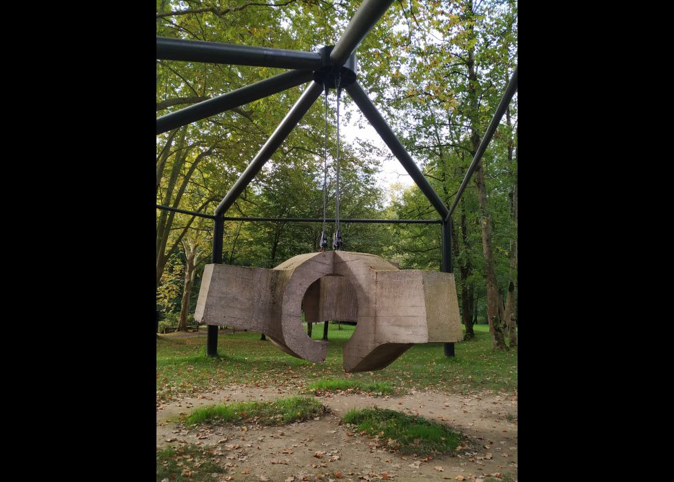 LUGAR DE ENCUENTROS IV CHILLIDA