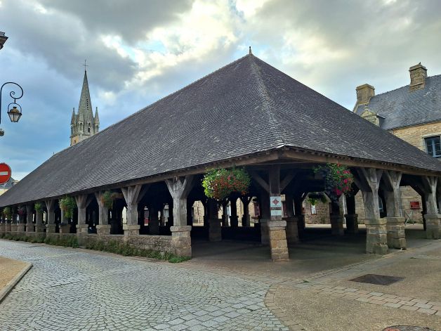Un mercado en festivo