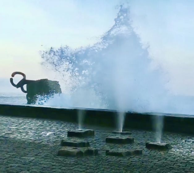 EL PEINE DE LOS VIENTOS