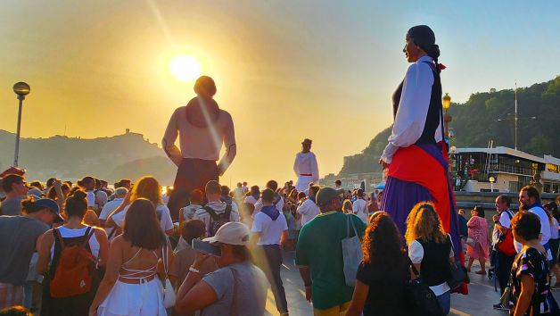 Remate Gigante al balón de fuego