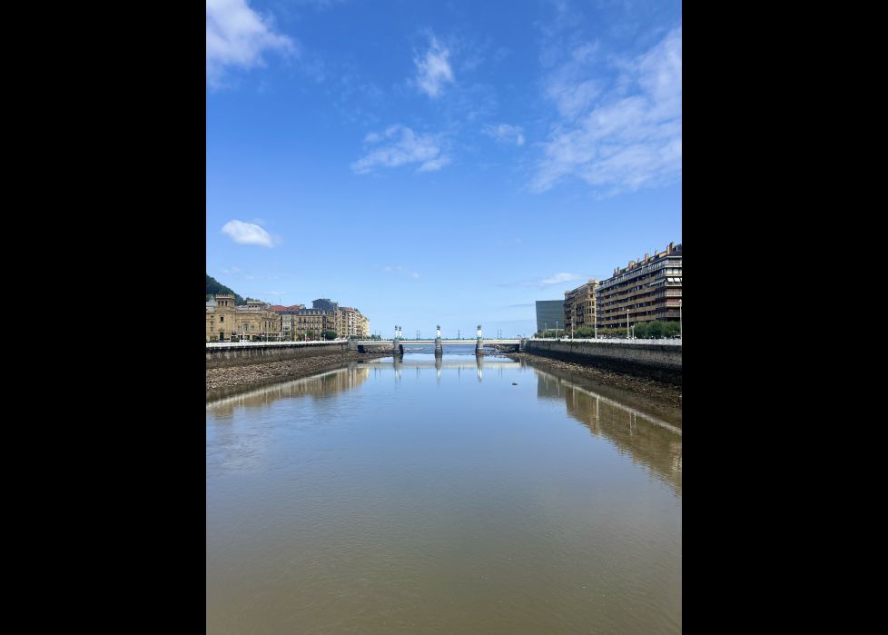 El rio que abraza el cielo