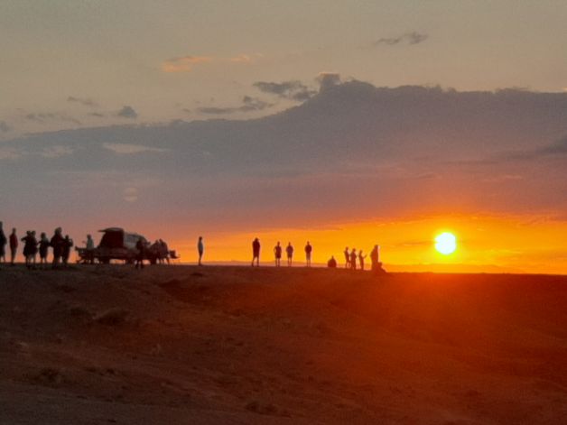 Sol y  montaña de fuegofuego