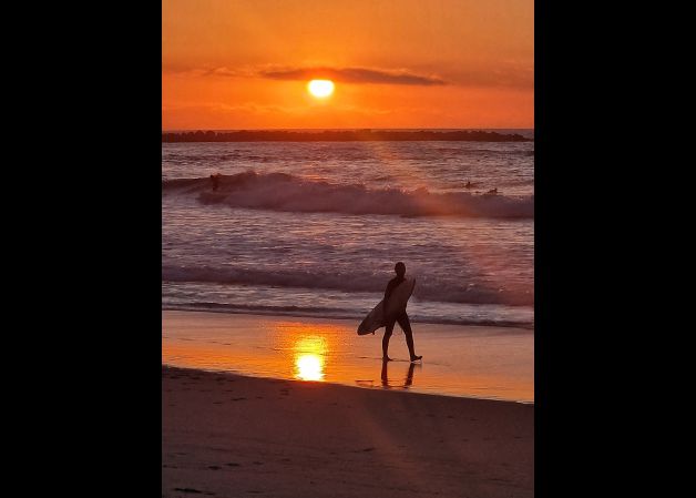 Surf al atardecer