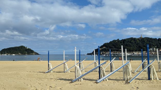 Toldos preparados para los veraneantes