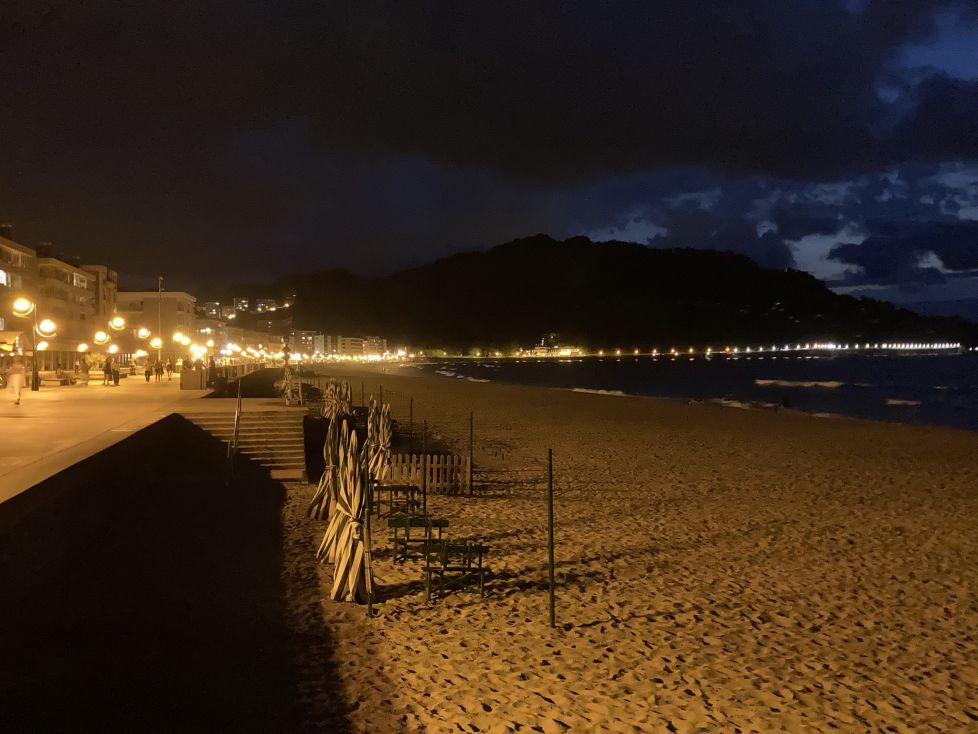 Zarautz iluntzean