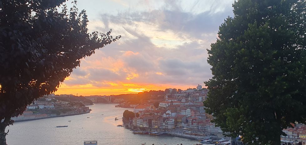 Atardecer sobre el Duero en Oporto