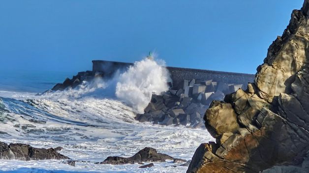 Contra viento y marea