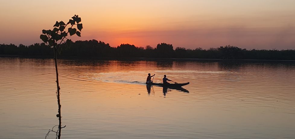 Al descanso después de la faena en Gambia