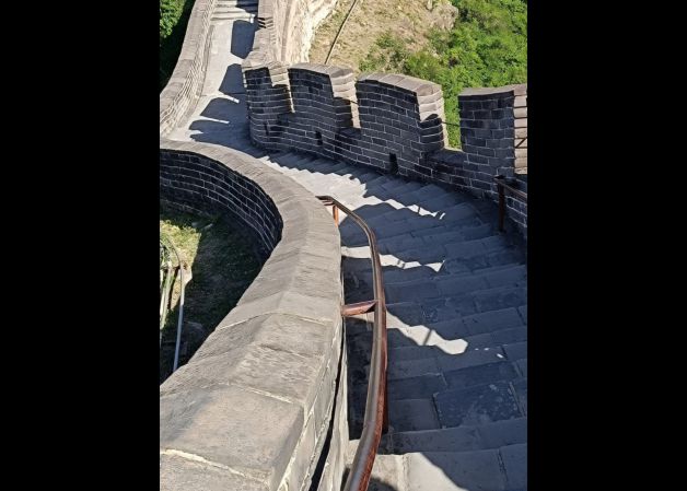 Escalones y torre de vigilancia