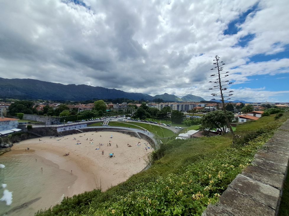 Llanes