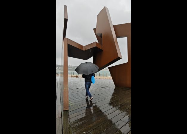 OTEIZA BAJO LA LLUVIA