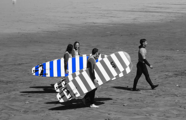 Surfers txuriurdinak
