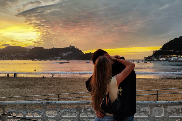 Abrazo al atardecer