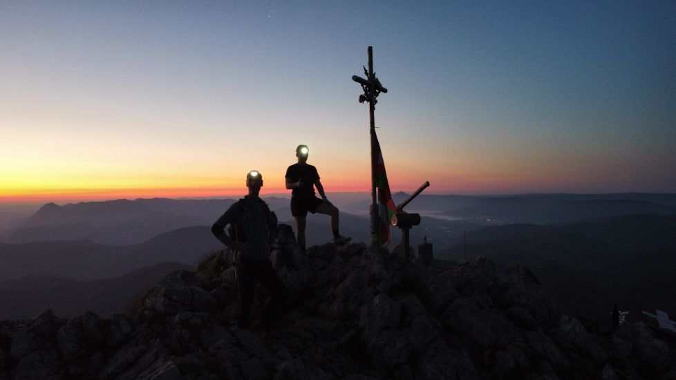 Amanecer en el Aizkorri