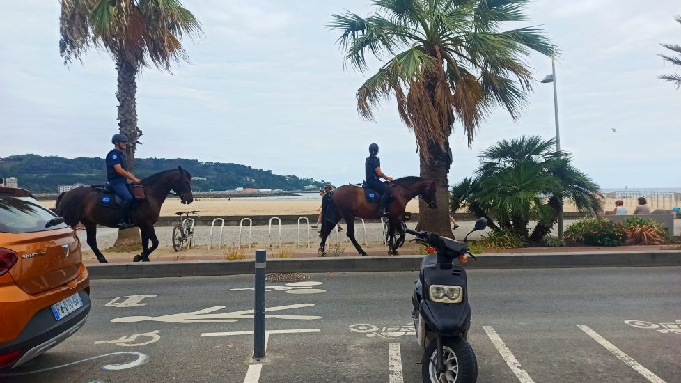 A caballo!!
