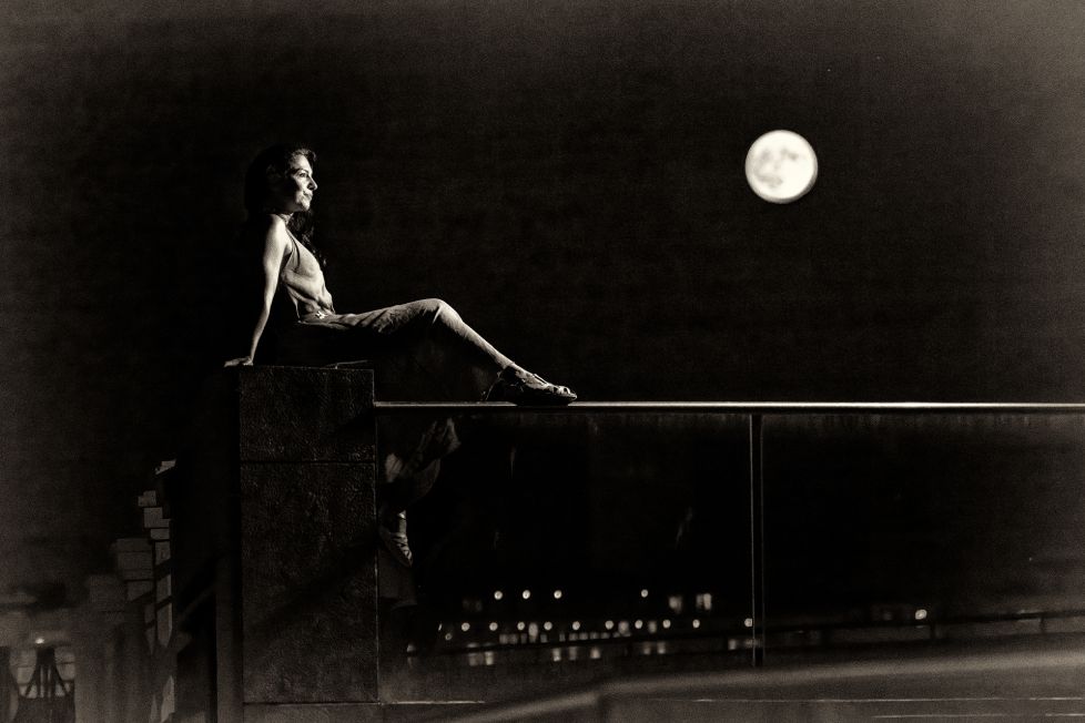 Contempla la luna