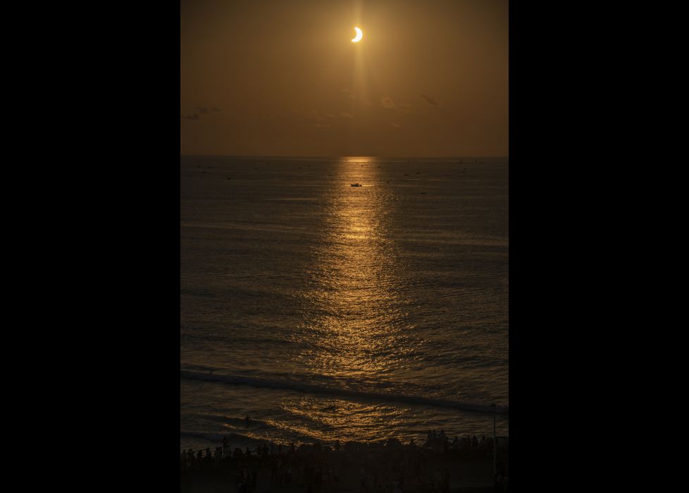 Eclipse dorado