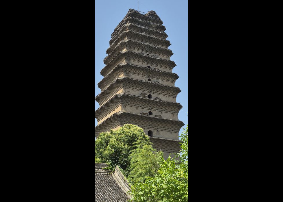 Edificio gris