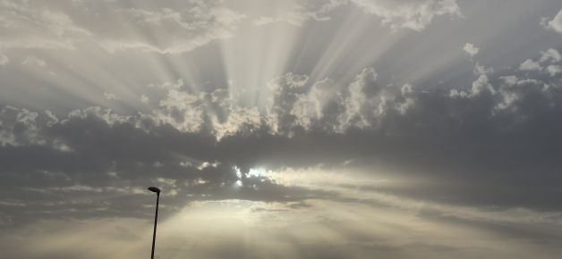 Entre el sol y las nubes