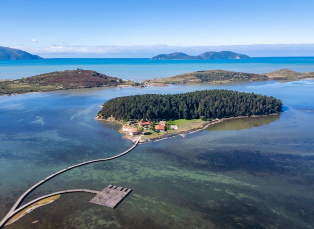 La isla de Zvërnec Albania a vista de Drone
