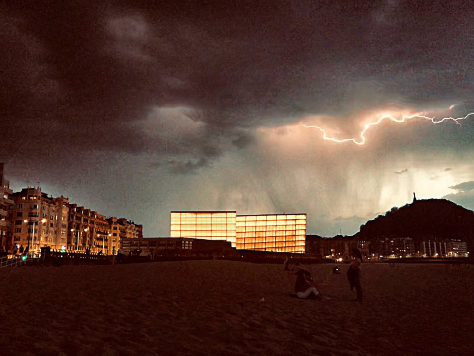 Kursaal bajo la tormenta