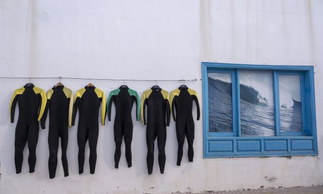LOS TRAJES 