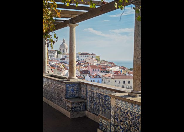 Miradouro de Santa Luzia en Lisboa, Portugal