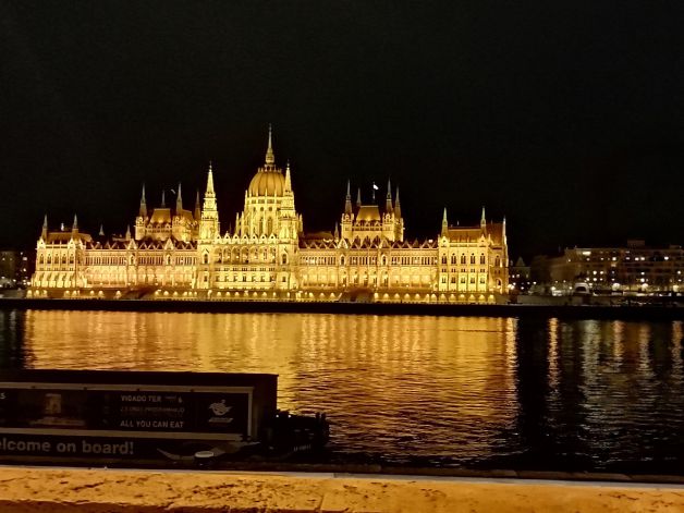 PARLAMENTO 