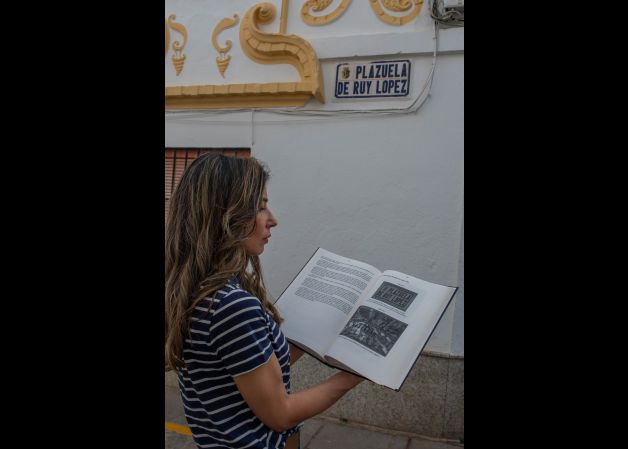 De la piedra a la página