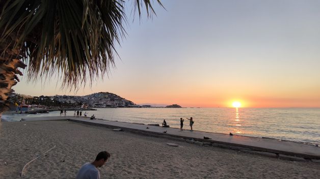 Puesta de sol en la costa de Turquía