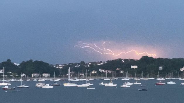 Rayos en bahía de Txingudi