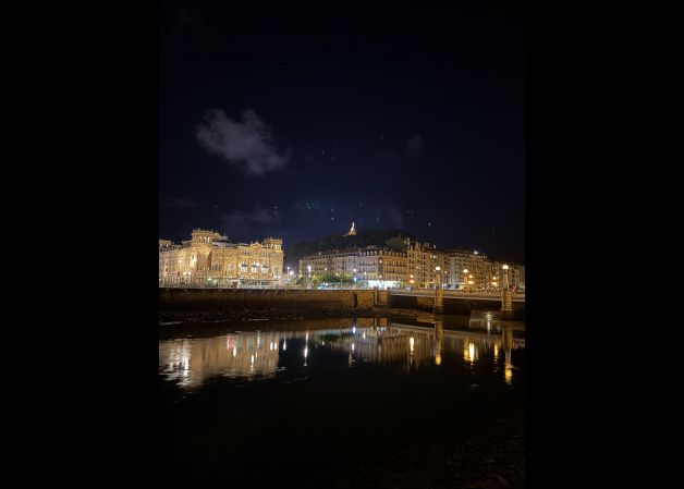 REFLEJOS EN LA NOCHE