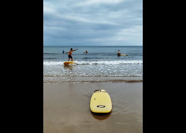 Surfistas en Hendaya