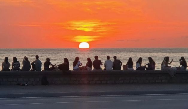 Testigos del atardecer donostiarra