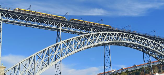 Tranvía sobre el Puente